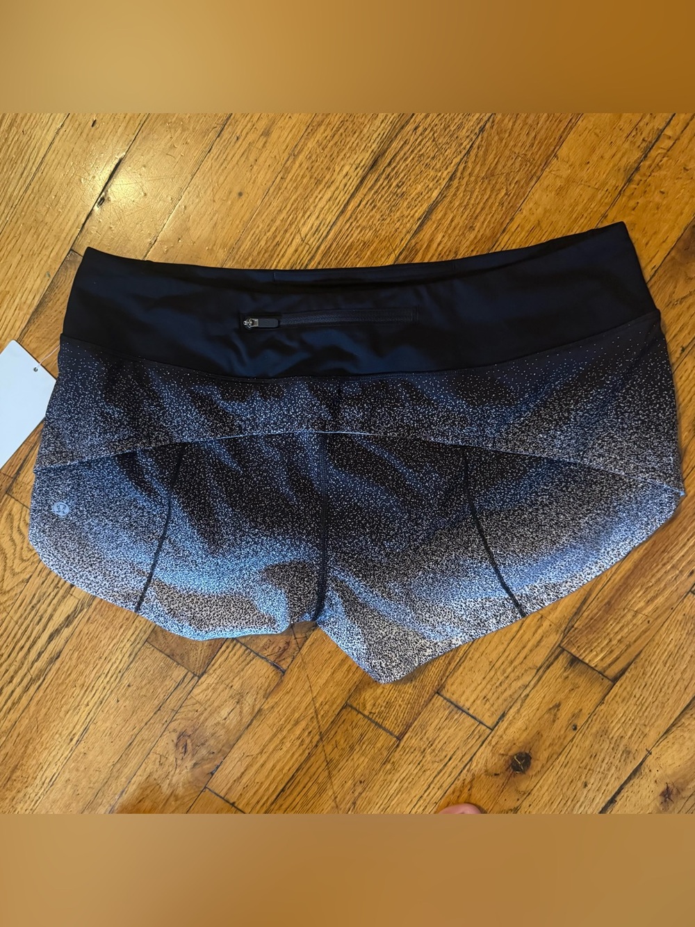 Lululemon Speed Up Shorts, Ombré Speckle, size 10 - Picture 5 of 6
